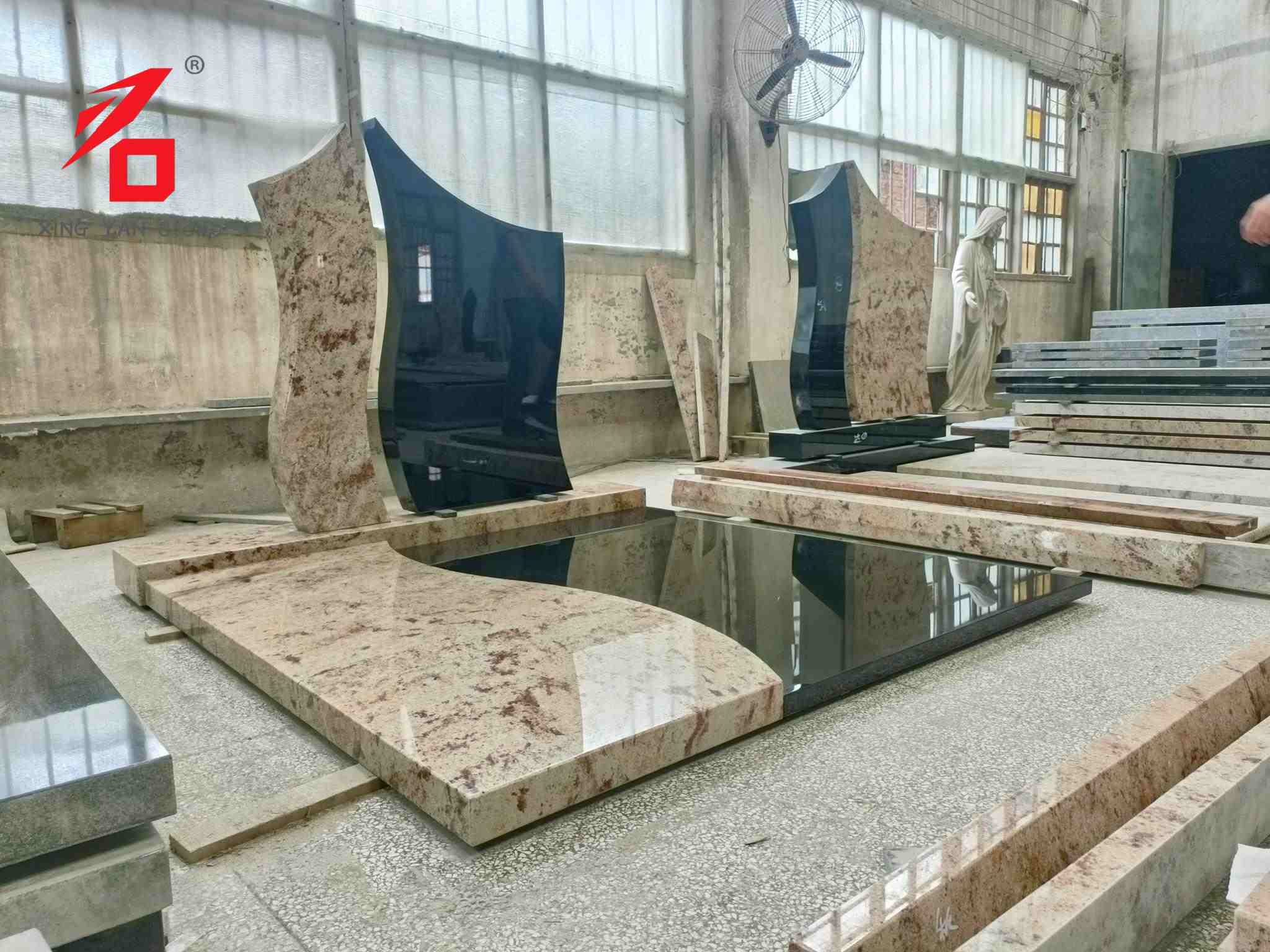 Австралийски художествен скулптурен надгробен камък