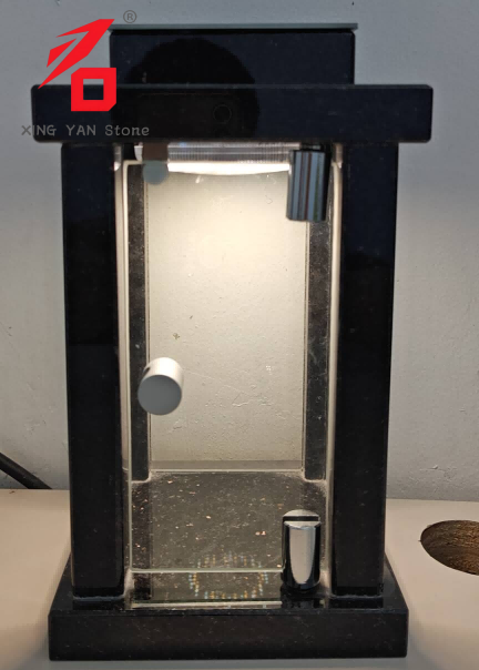 Гробищна LED лампа със соларен панел